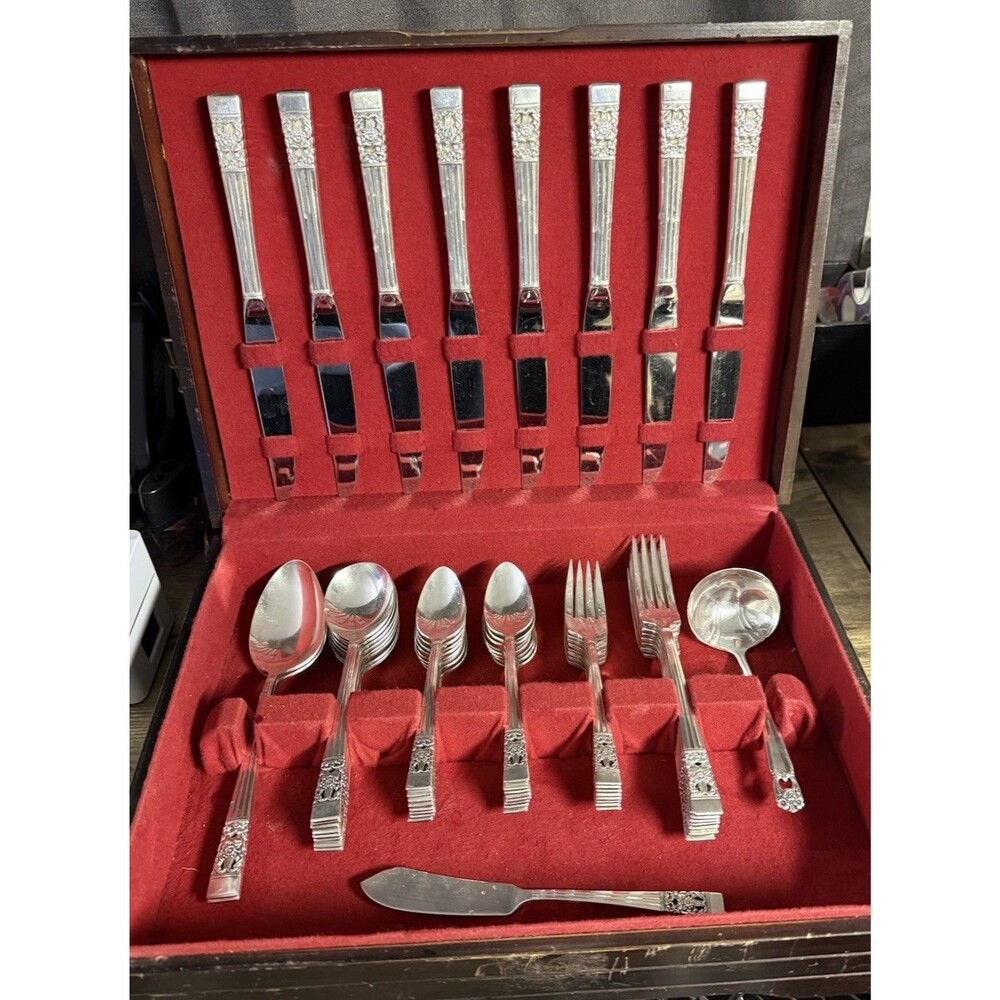 VTG Community Silverplate Flatware Set Oneida Chest Rogers Ladle